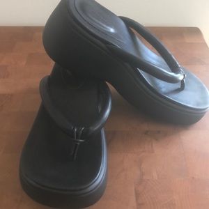 Shop-Peche Clover Platform thong sandal W7